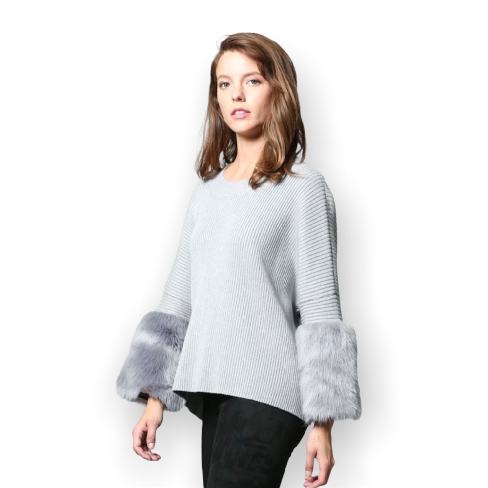 FATE- Beautiful Faux Fur Sleeve Gray Sweater. Size M